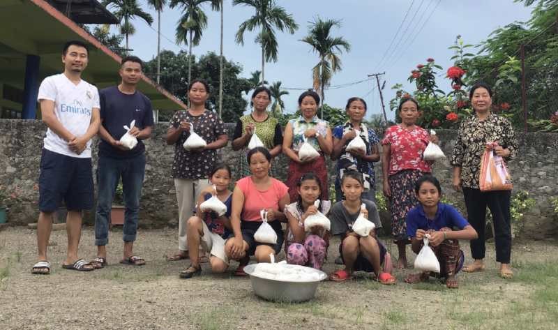 With the objective of helping poor farmers and to lessen their sufferings during the time of COVID-19 pandemic, the Ato Area Students’ Union (AASU) with assistance from SDAO Niuland distributed agricultural seeds to 203 families under Ato Area. The agricultural seeds included Maize, Soybean, Pigeon pea (Arhar dal). (Photo Courtesy: AASU)